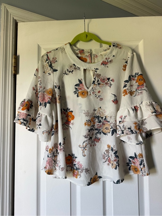 Urban Outfitters Tops - Urban Romantics White Floral Keyhole Ruffle Bell Sleeve Blouse Size L